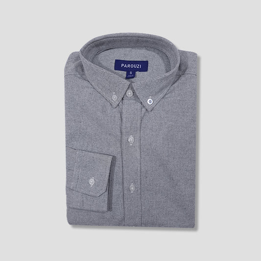 camisa centrada hecha en telas recicladas de color gris oscuro para hombre marca parouzi